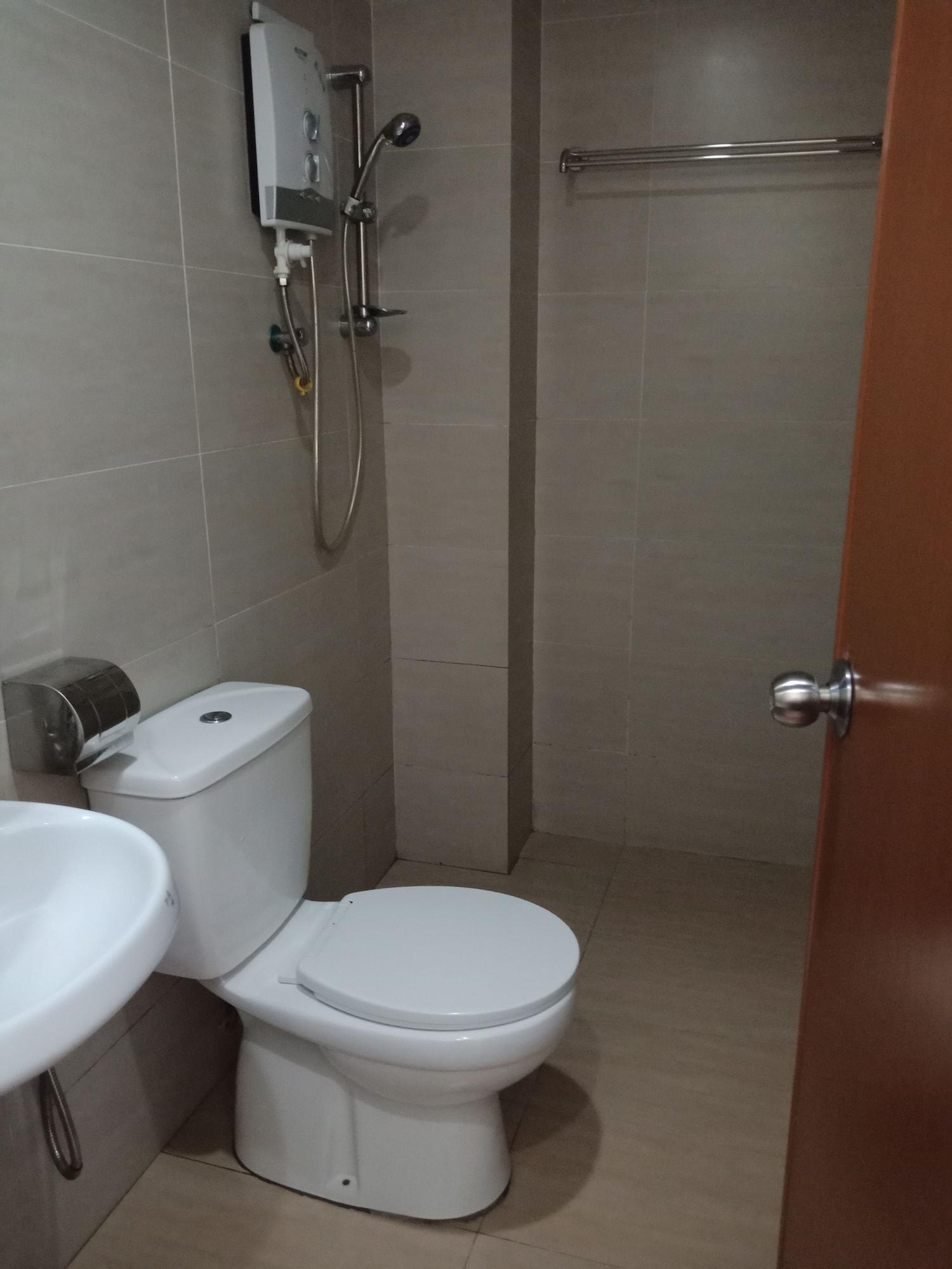 Hotel Zamburger Bukit Segar Черас Екстер'єр фото