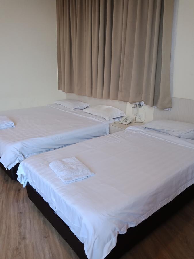 Hotel Zamburger Bukit Segar Черас Екстер'єр фото