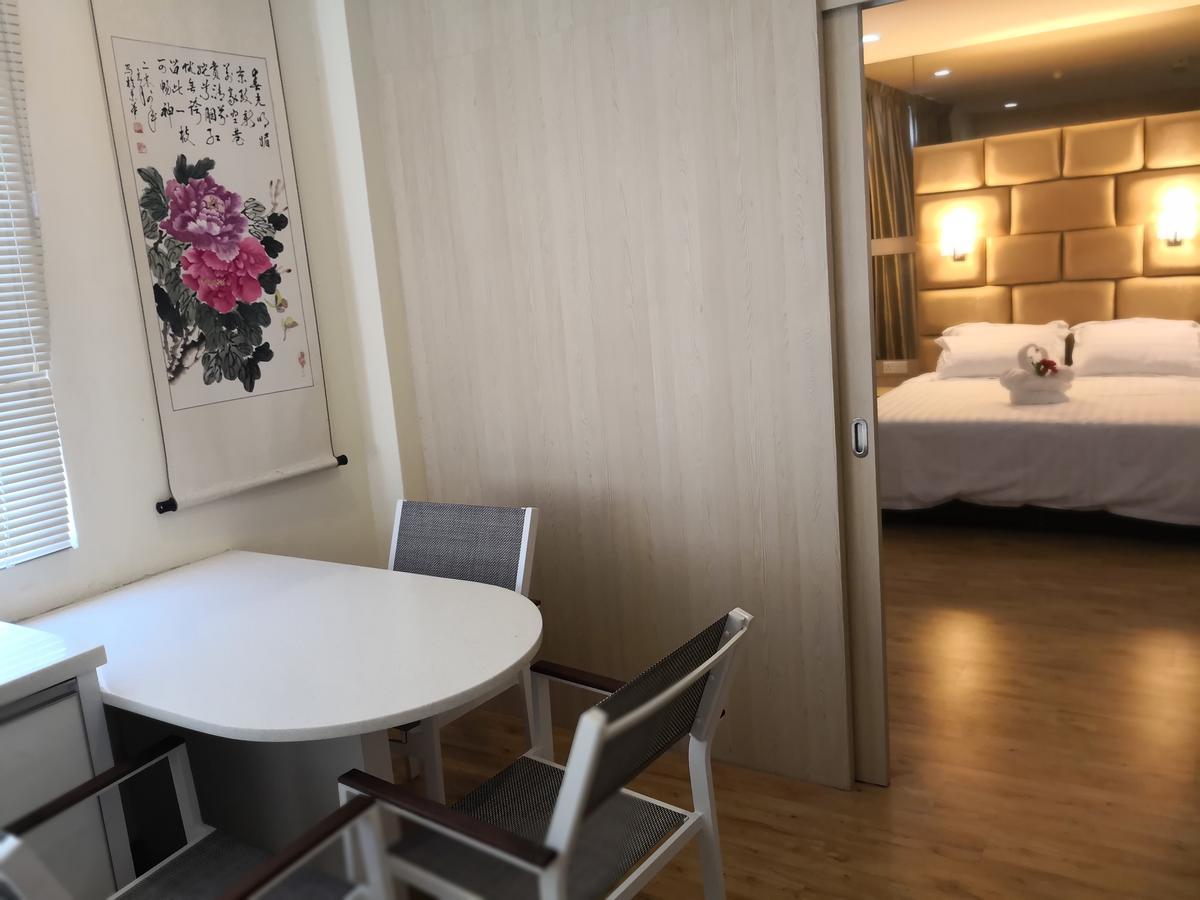 Hotel Zamburger Bukit Segar Черас Екстер'єр фото